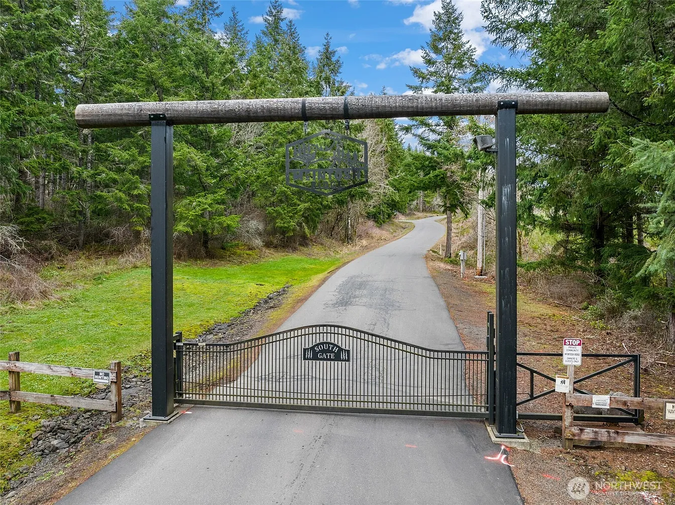 McIntosh Ridge gated entrance